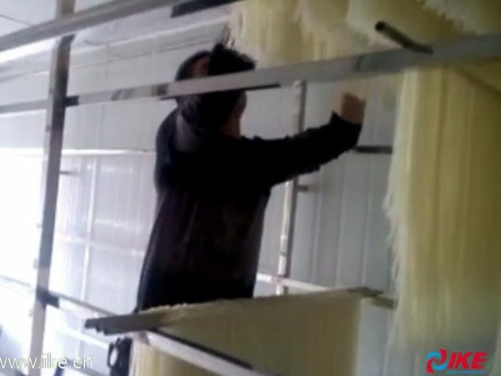 rice noodle drying